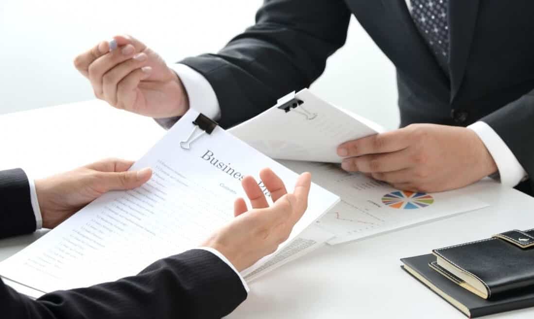 تحديات الموارد البشرية والحلول المقدمة