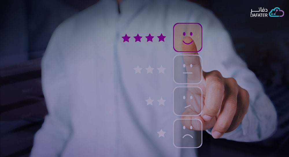 شخص يقوم بالتصويت تحسين تجربة العملاء